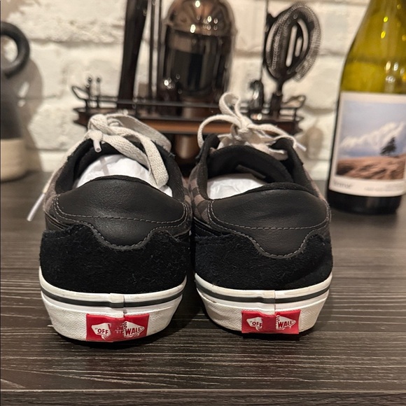 Vans kids Black and White Lace-Up Sneakers - Picture 4 of 8